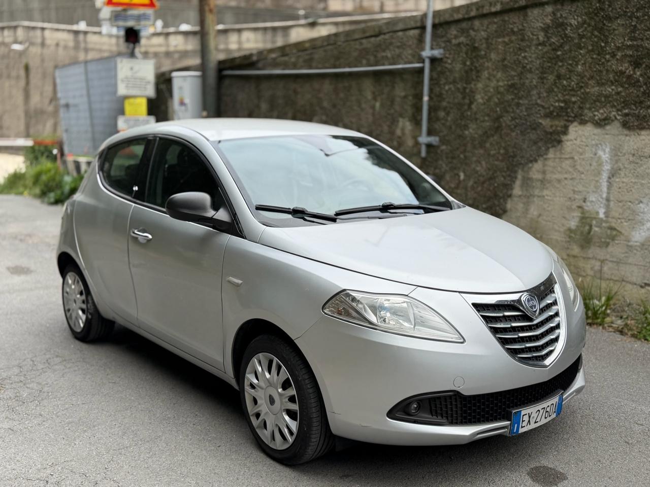 Lancia Ypsilon 1.2 69 CV 5 porte - gpl euro6