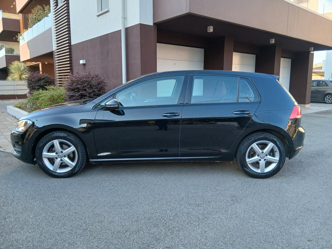 Volkswagen Golf 1.2 TSI 85 CV 5p. ok per neo patentati a € 199 mese