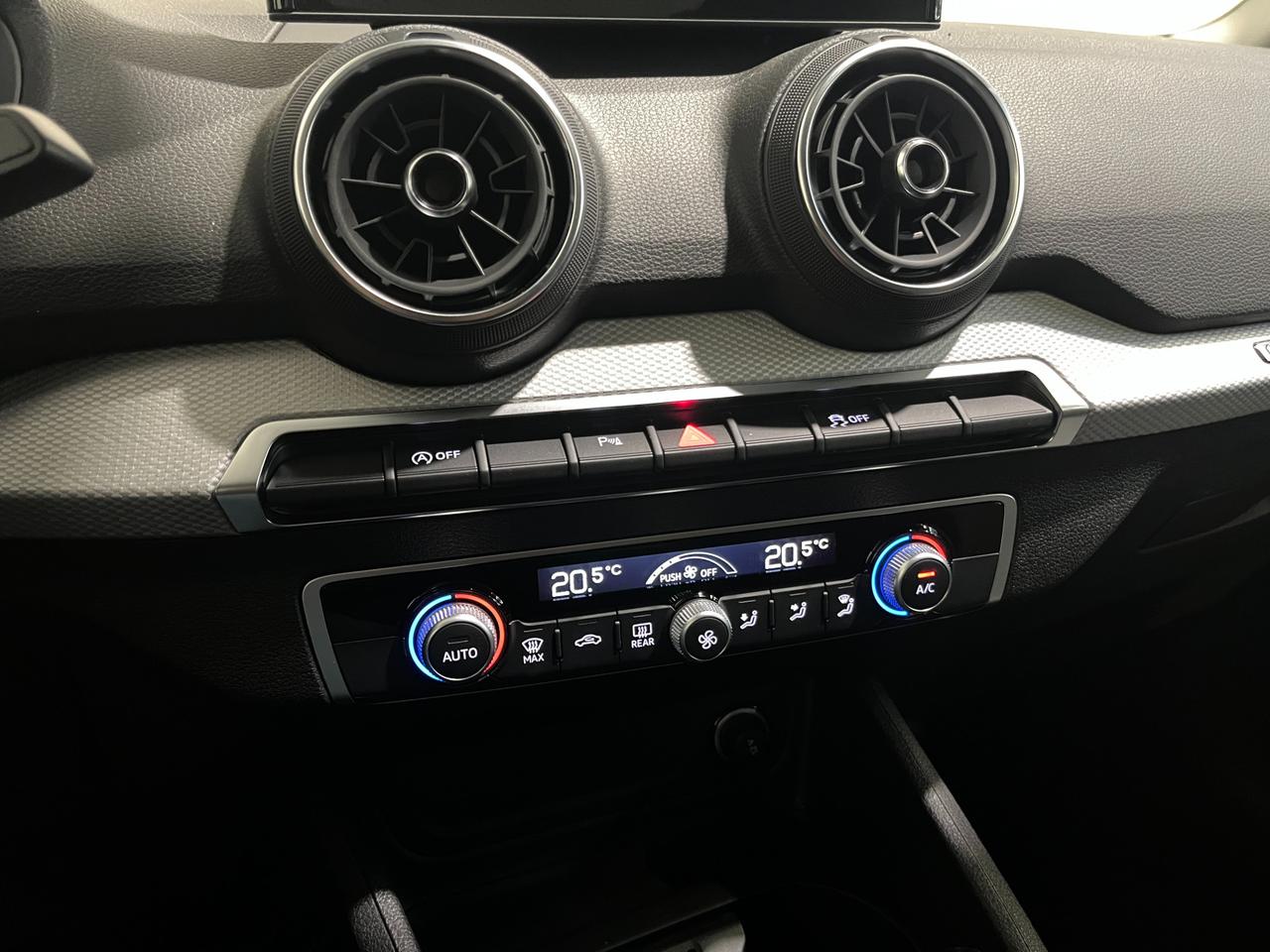 AUDI Q2 35 TFSI S-TRONIC BUSINESS ADVANCED
