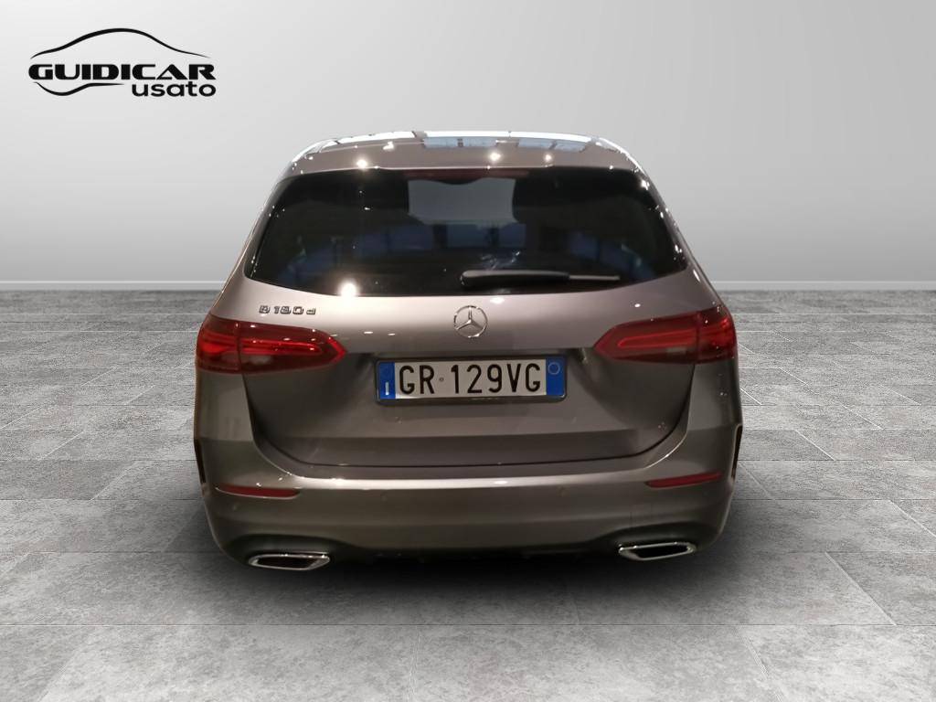 Mercedes-Benz Classe B - W247 2023 - B 180 d AMG Line Advanced Plus auto
