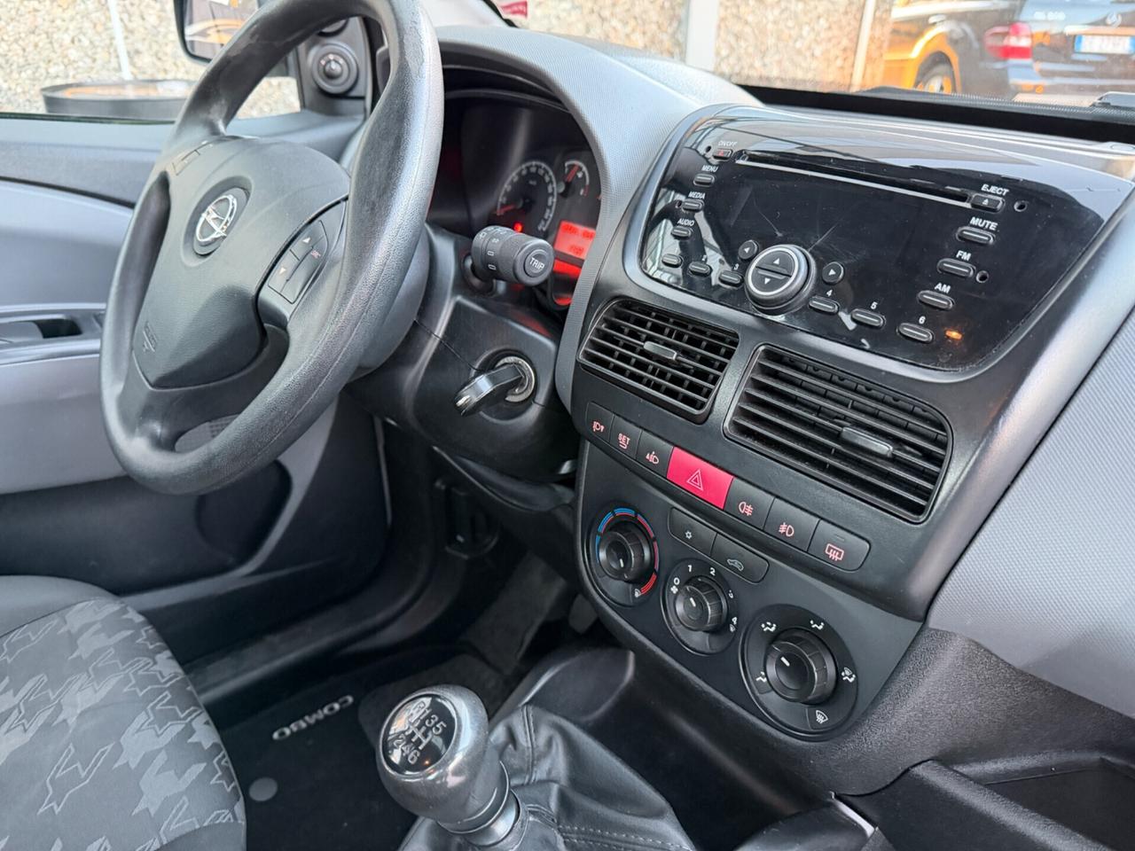 OPEL COMBO 1.6CDTI TETTO ALTO PEDANA OMOLOGATA DISABILI