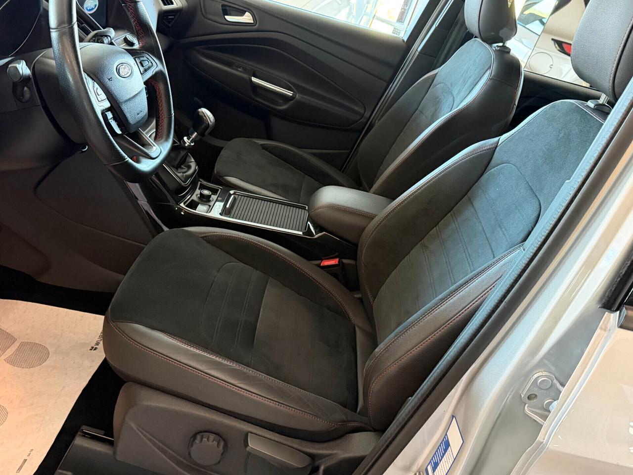 Ford Kuga 2WD 2.0 TDCI 120 cv. ST LINE