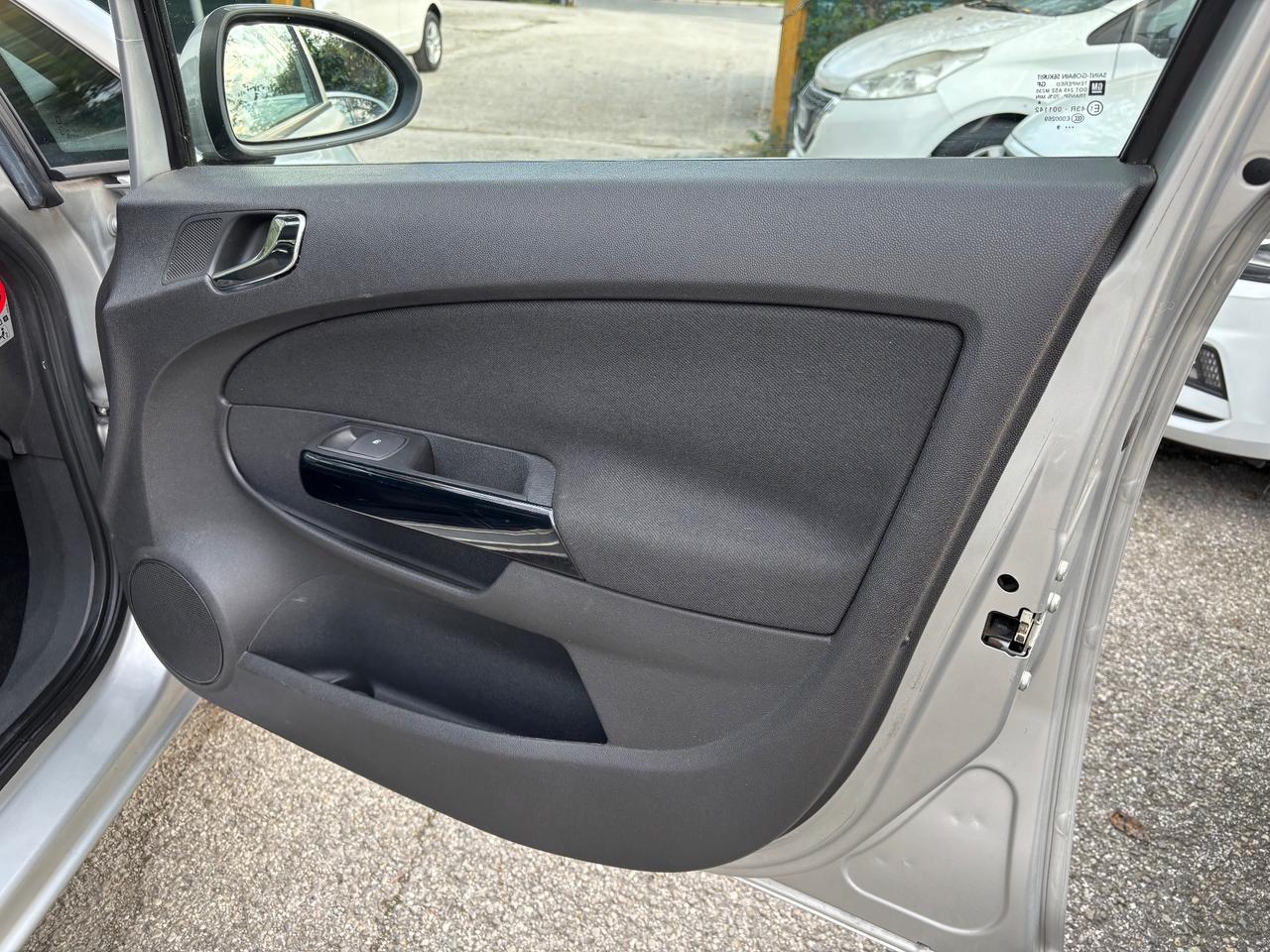 Opel Corsa 1.0 12V 5 porte Enjoy OK Neopatentati