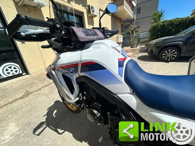 HONDA Transalp XL750 .