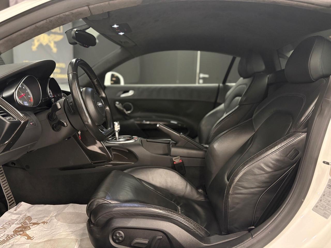 Audi R8 4.2 V8 FSI quattro R tronic