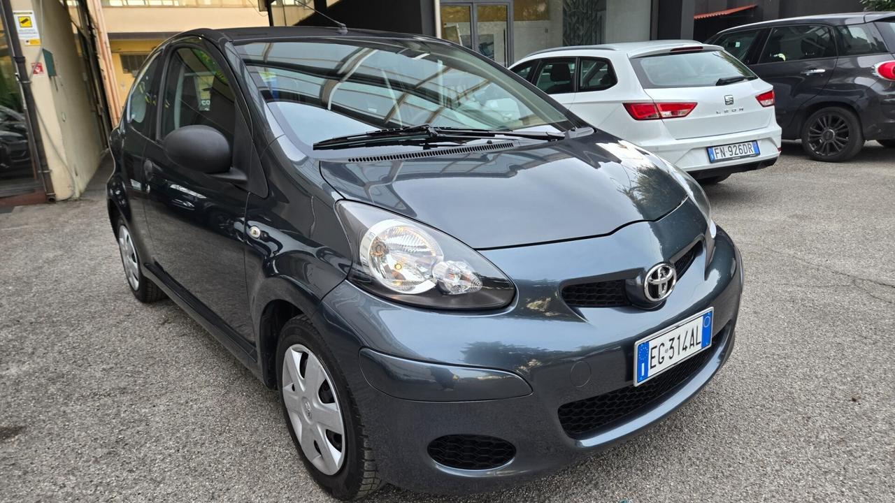 Toyota Aygo 1.0 12V VVT-i 3 porte Now Connect