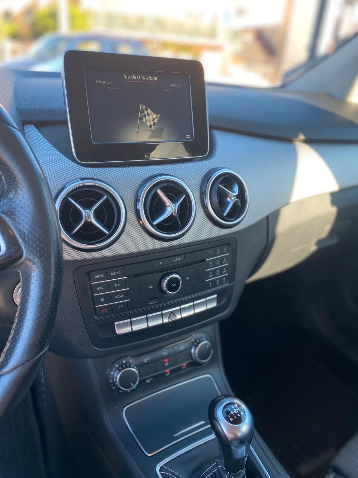 Mercedes-benz B 180 d Premium