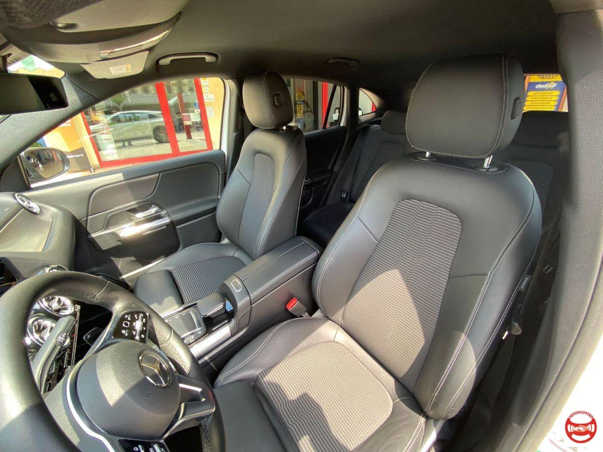 MERCEDES - Classe GLA - 200 d Automatic Sport Plus