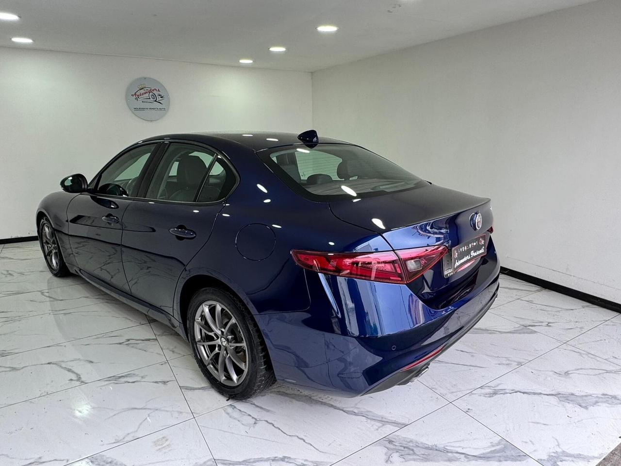 Alfa Romeo Giulia 2.2 Business Sport edition-180cv -AUTOM-GARANTITA-2018