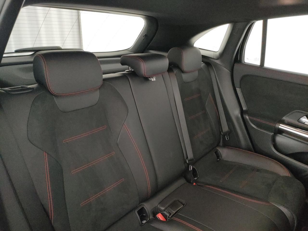 Mercedes-Benz GLA 200 d premium auto