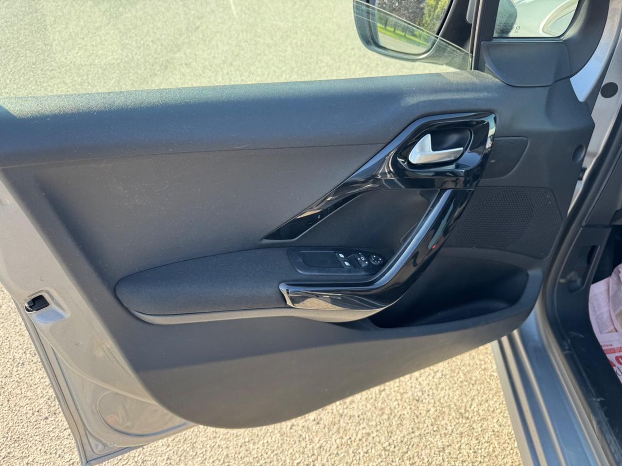 Peugeot 208 PureTech 82 5 porte Allure