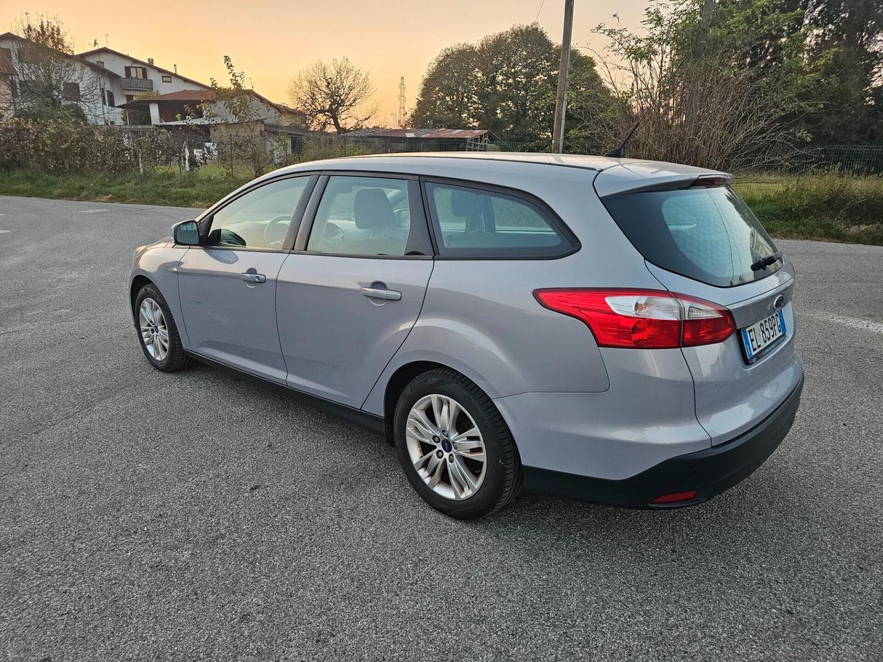 Ford Focus 1.6 benzina
