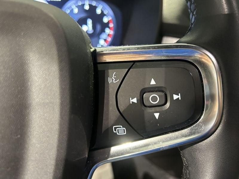 Volvo XC40 B4 AWD automatico Core