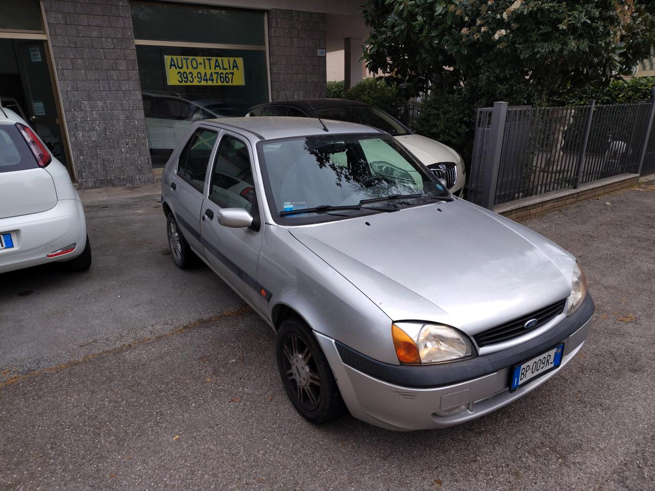 Ford Fiesta 1.2i 16V cat 5 porte Ghia