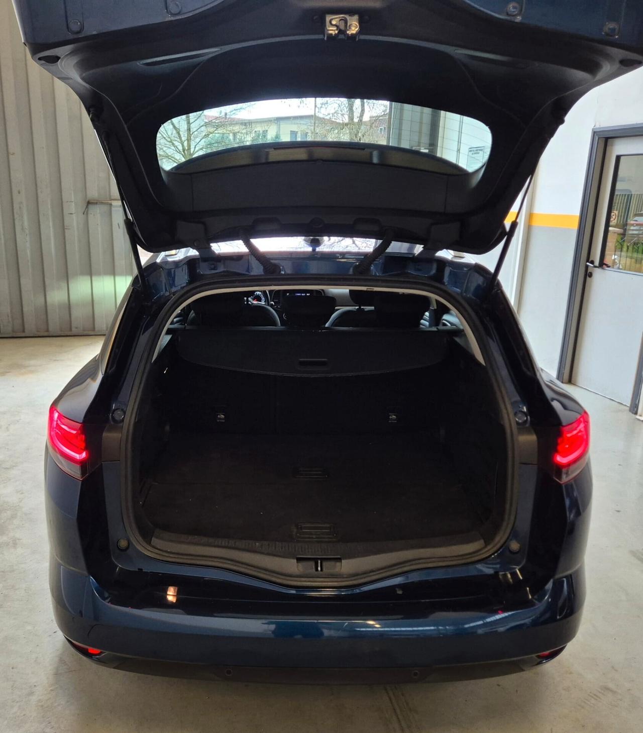 Renault Megane Sporter 1.5 dci Unico proprietario 2021