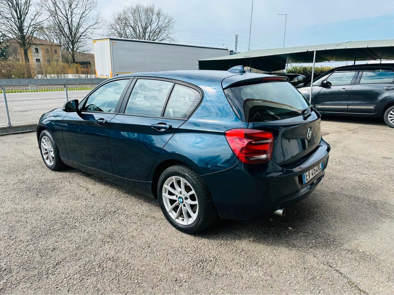 Bmw 118 118d 5p. Unique