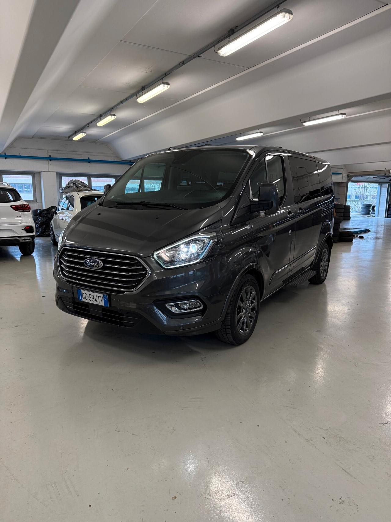 Ford Tourneo Custom 320 2.0 EcoBlue 130CV aut. PC Titanium