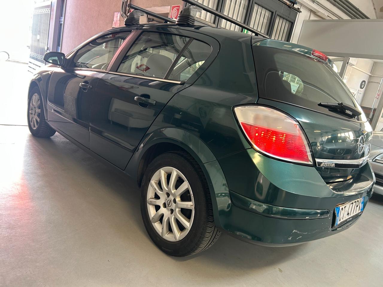 Opel Astra 1.6 16V Twinport 5 porte Cosmo