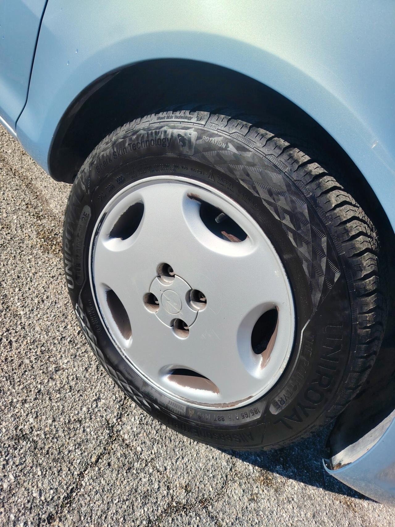 Opel Corsa 1.2i 16V cat 3 porte Silverline