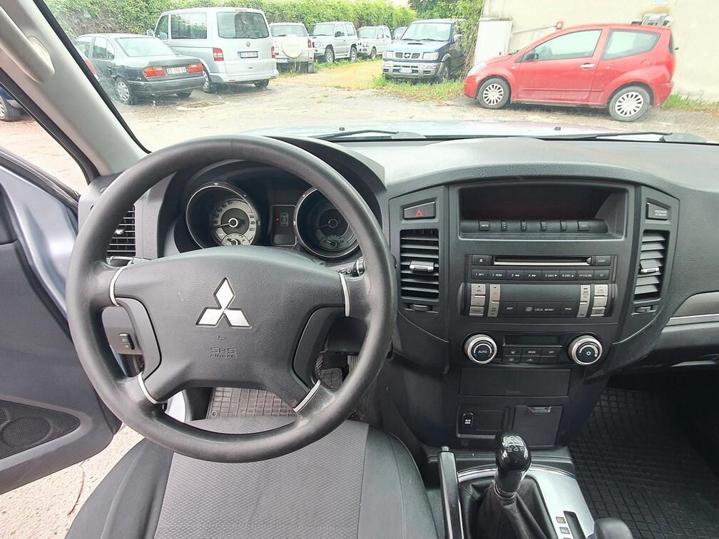 Mitsubishi Pajero IV 3.2 16V DI-D 160CV 3p. GLX