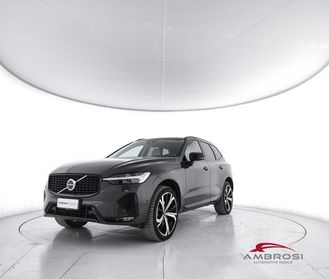VOLVO XC60 B4 (d) AWD automatico Ultimate Dark