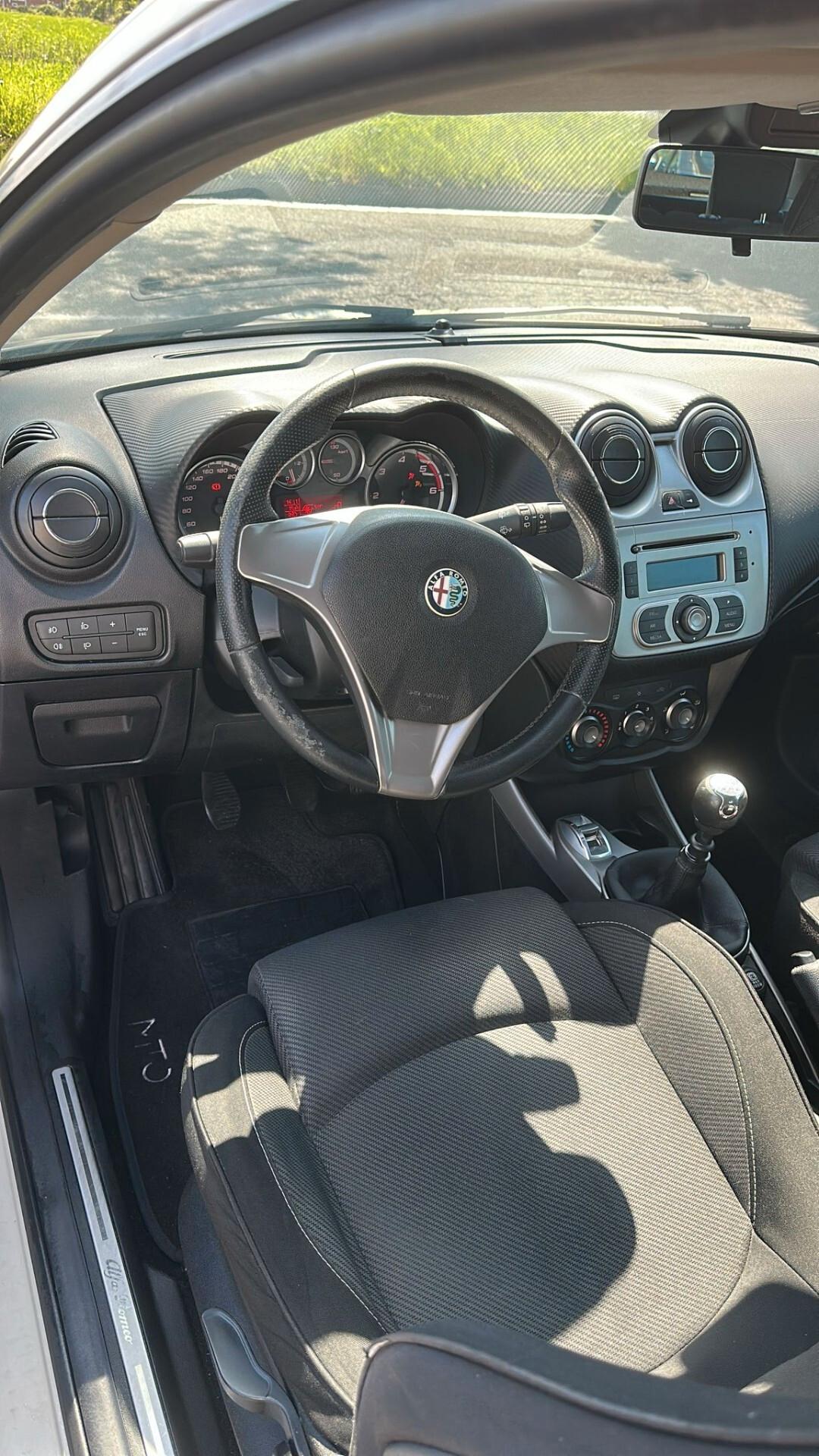 Alfa Romeo MiTo 1.6 JTDm-2 S&S Distinctive Premium Pack