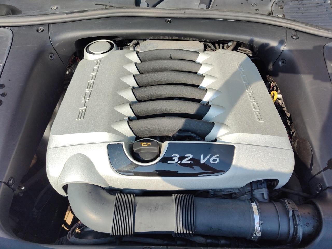 Porsche Cayenne 3.2 V6 cat