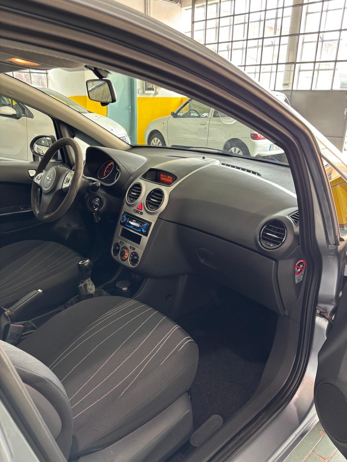 Opel Corsa 1.2 5 porte Enjoy