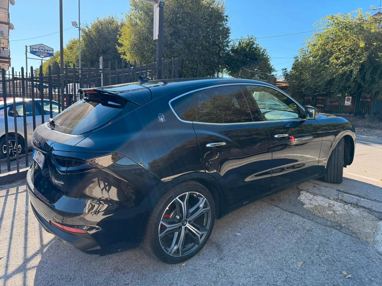 Maserati Levante V6 Diesel 275 CV AWD Granlusso