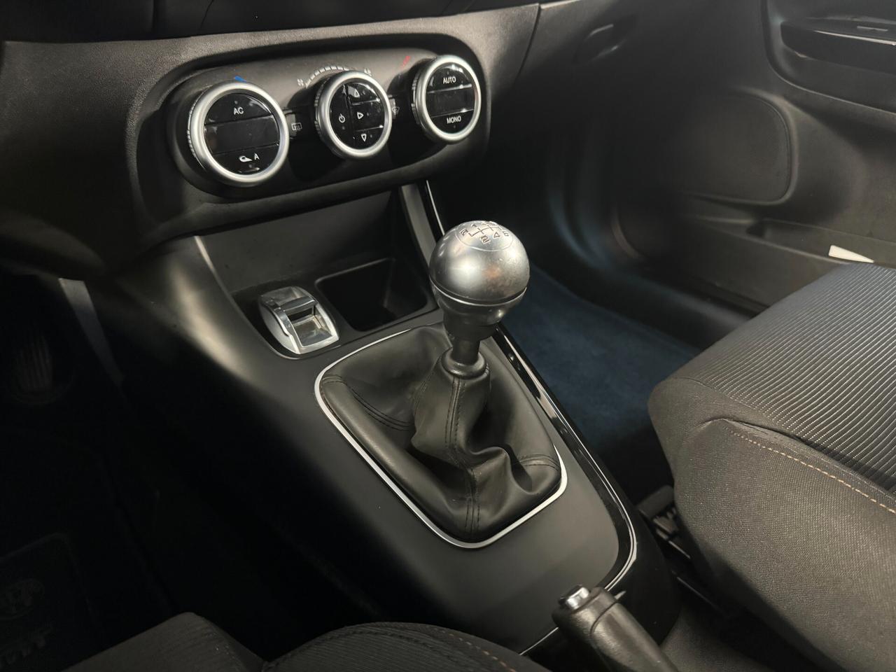 Alfa Giulietta 1.6 JTDm Distinctive SENSORI PARCHEGGIO