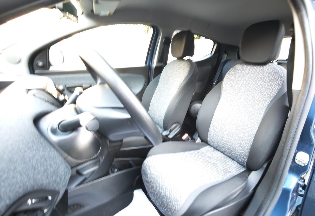 PARI A NUOVA YPSILON 1.0HYBRID 10/2023 KM 39.000
