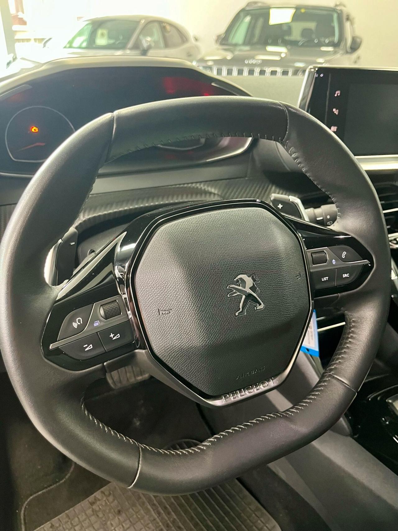 Peugeot 2008 BlueHDi 130 S&S EAT8 Allure
