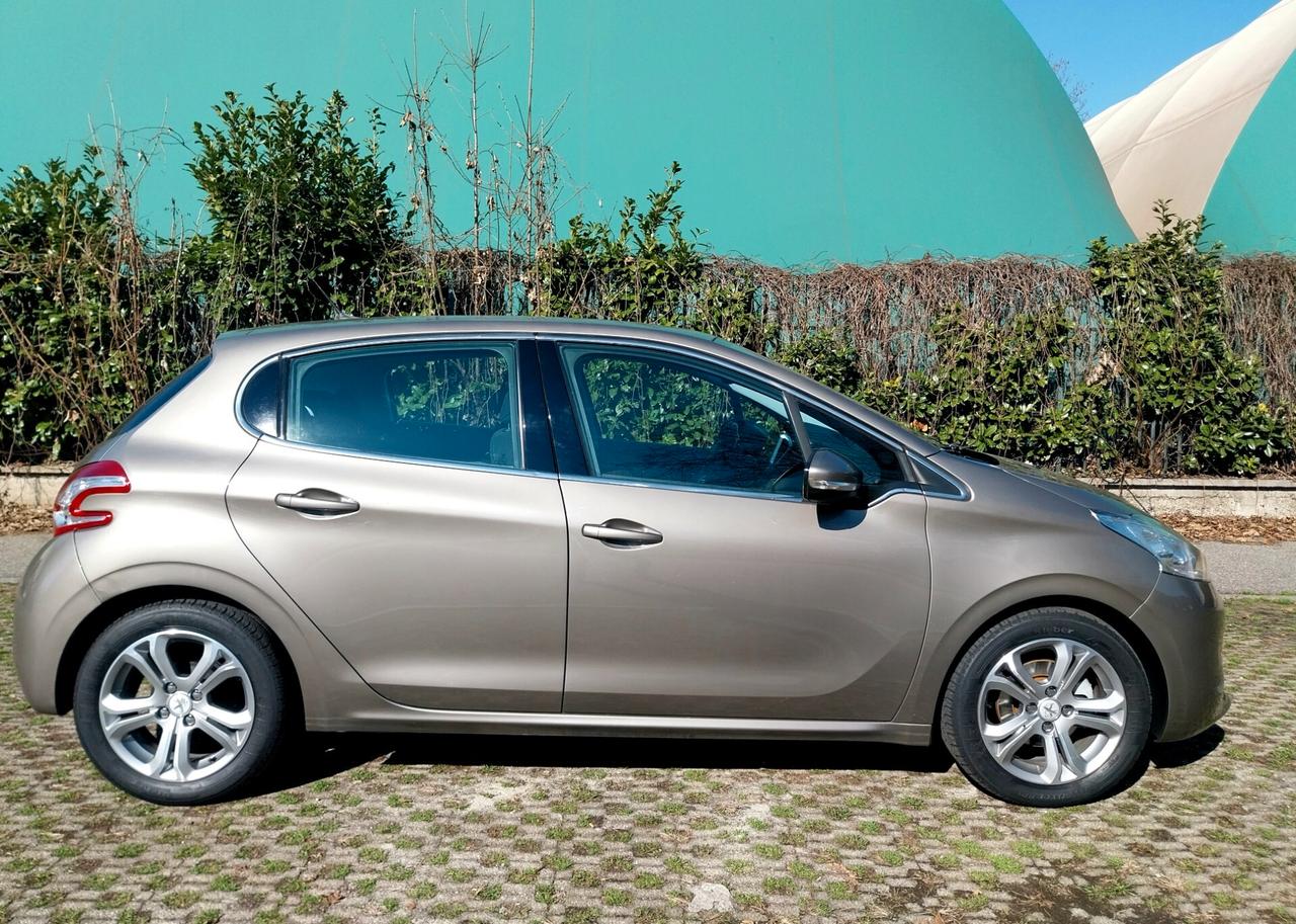 Peugeot 208 1.2 VTi 82 CV 5 porte Allure