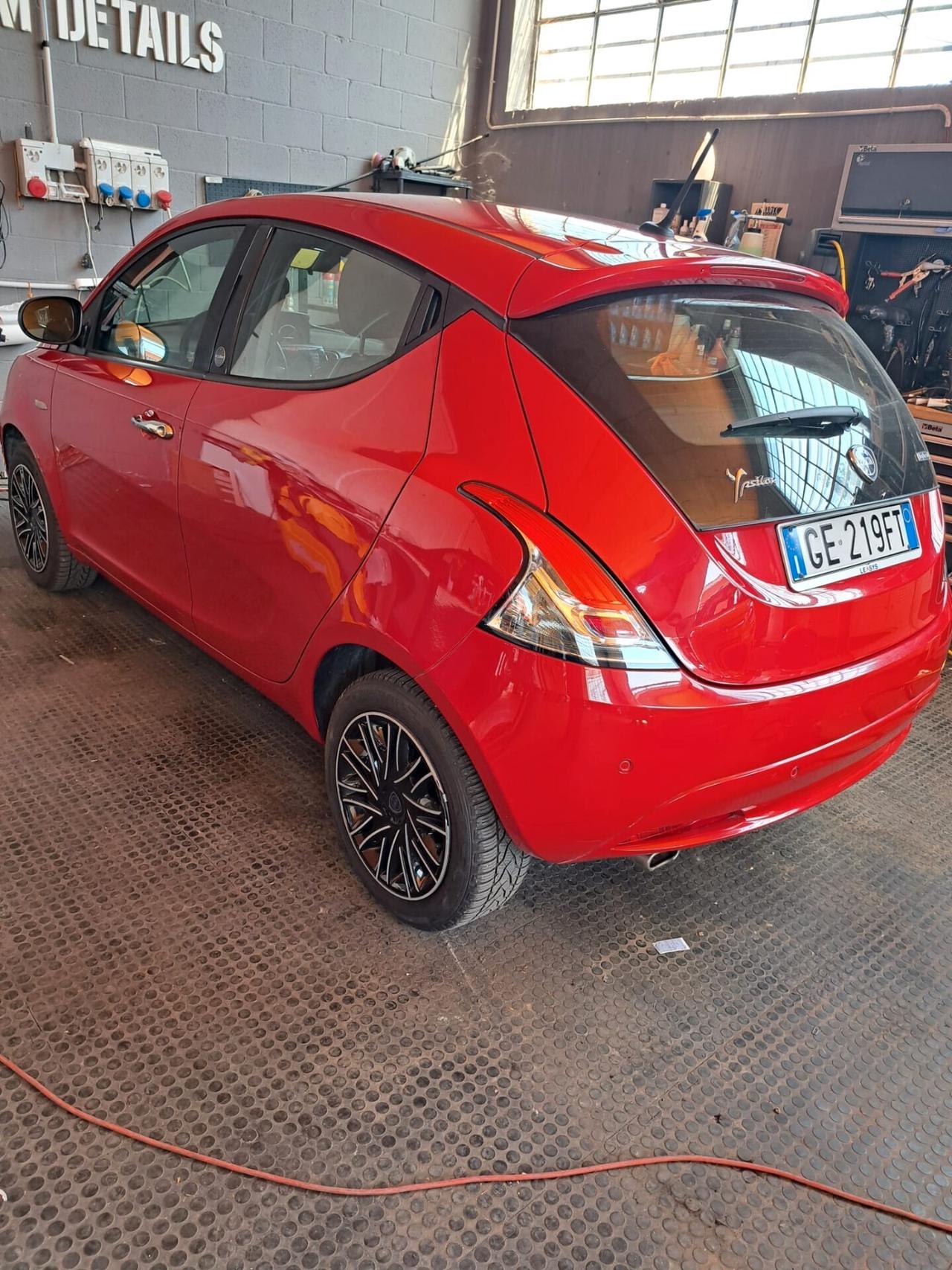 LANCIA YPSILON 1.0 FIRE FLY 5 PORTE S&S HYBRID ECOCHIC GOLD