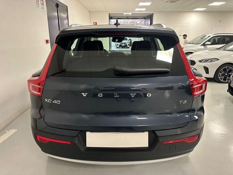 Volvo XC40 1.5 t3 Momentum 163cv auto my21