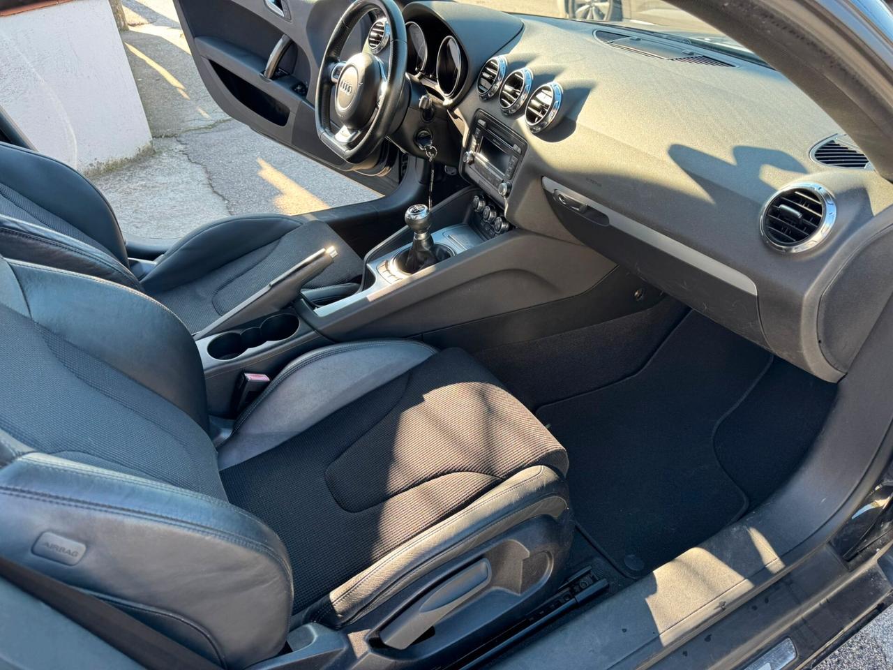 Audi TT Coupé 1.8 TFSI S-LINE