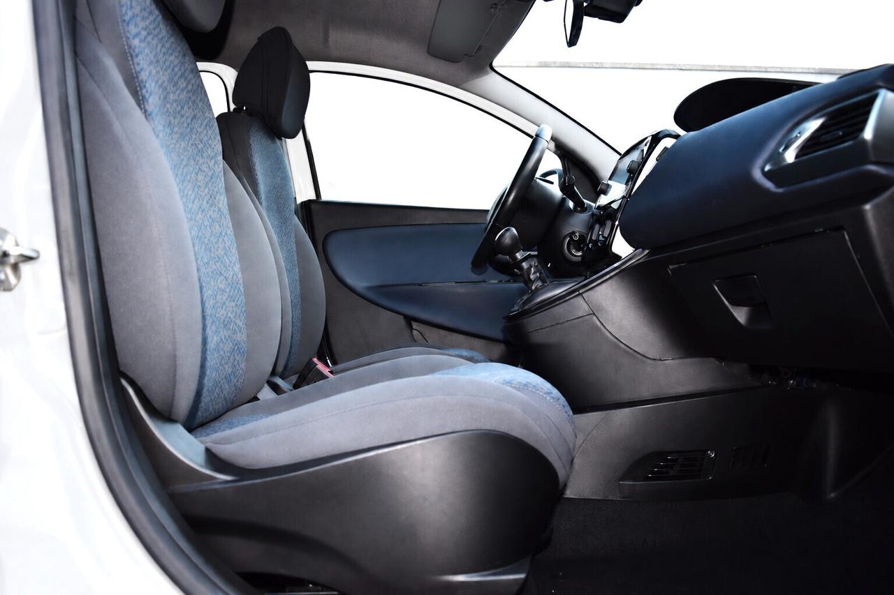 Lancia Ypsilon 1.0 Firefly Hybrid 70 cv Gold