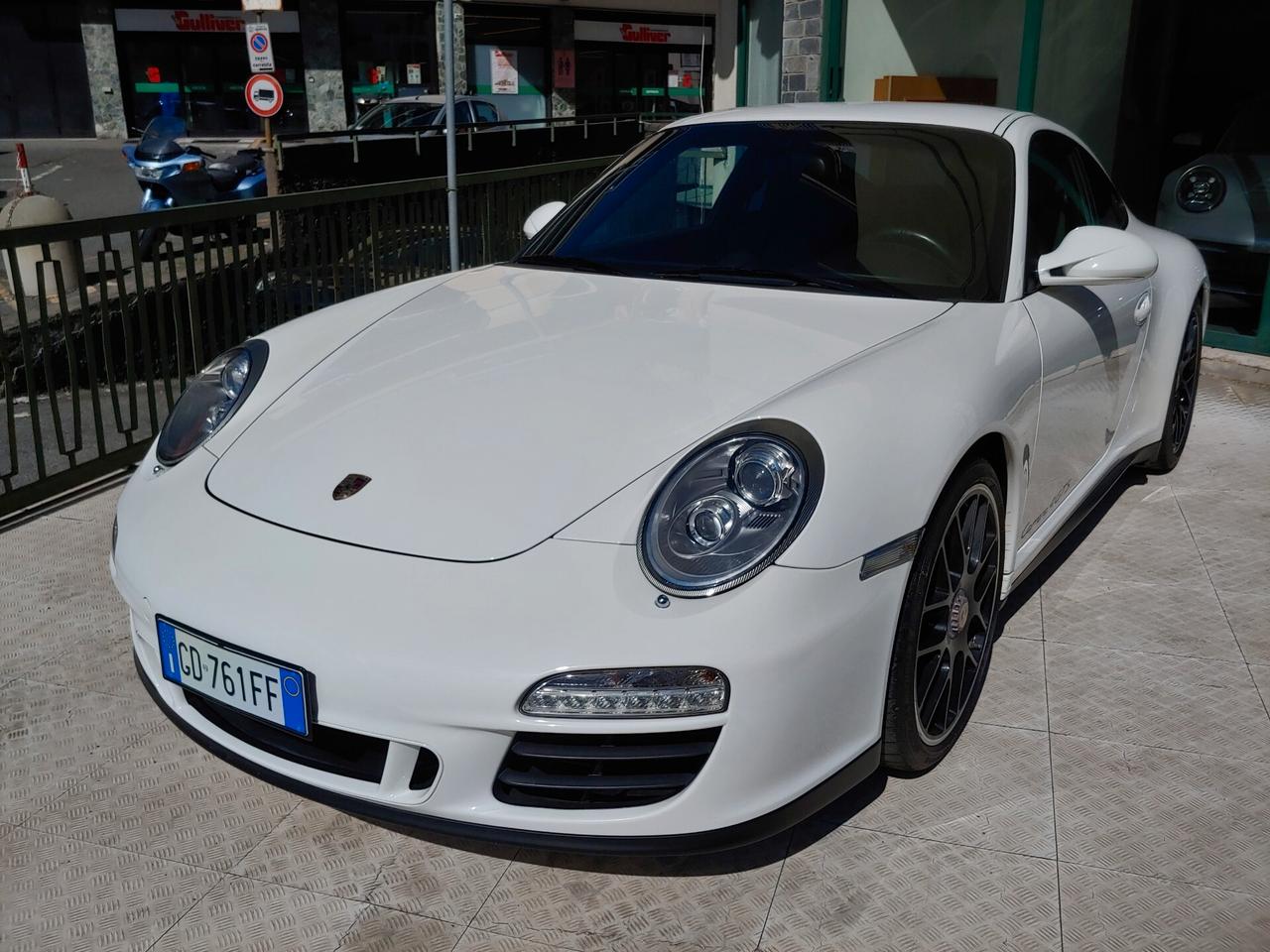 Porsche 911 997 Carrera 4 GTS Coupé