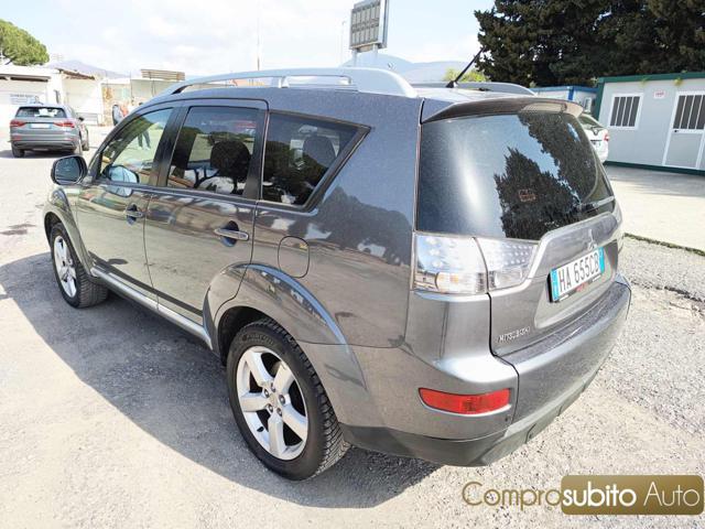 MITSUBISHI Outlander 2.0 DI-D Instyle 7 p.ti DPF
