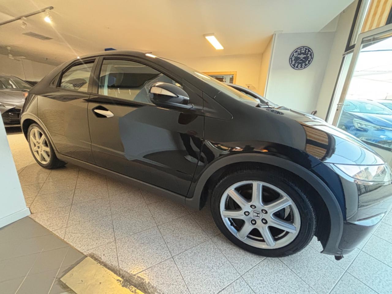 Honda Civic 1.8 i-VTEC 5p. Exclusive LE