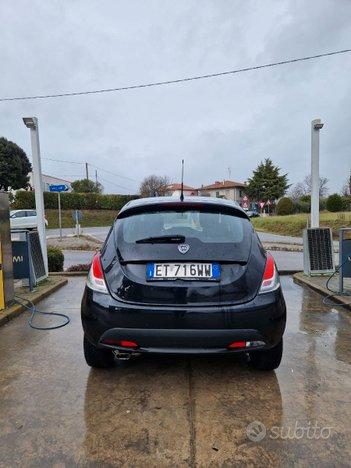 Lancia Ypsilon 2014 , auto grandinat prezzo occas.