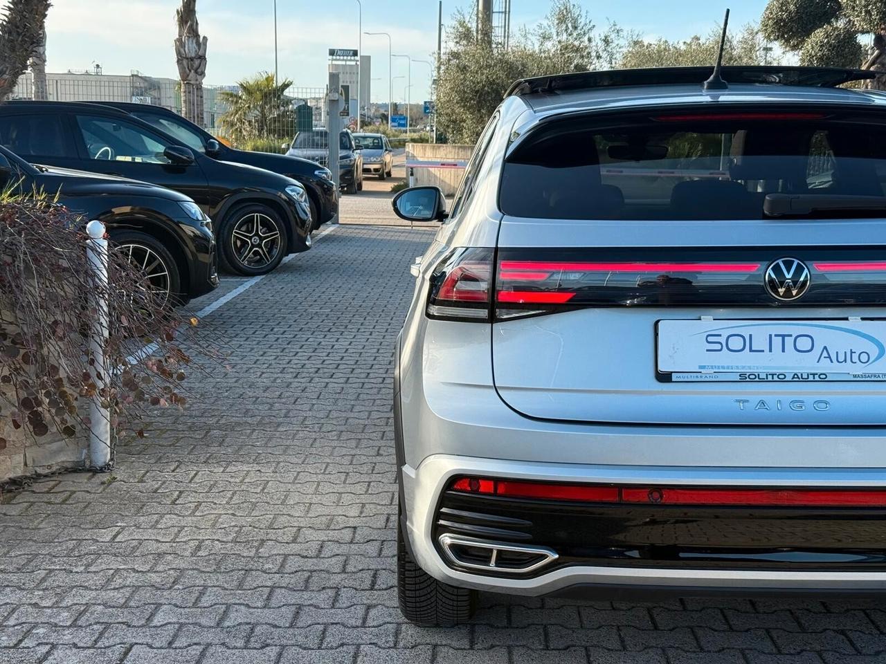 Volkswagen Taigo 1.0 TSI 110 CV R-Line x2 + Tetto