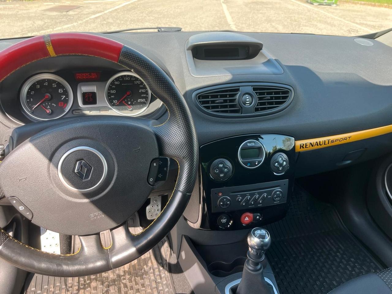 Renault Clio 2.0 16V 200CV RS LUXE - 2006