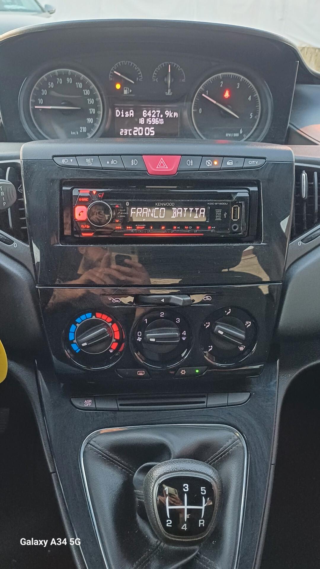 Lancia Ypsilon 1.3 MJT 95 CV 5 porte S&S Gold