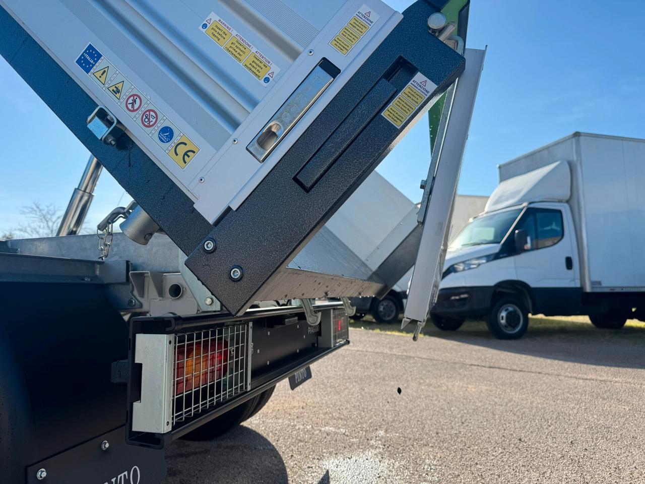 PIAGGIO PORTER NP6 GPL SHORT RANGE GEMELLATO RIBALTABILE TRILATERALE