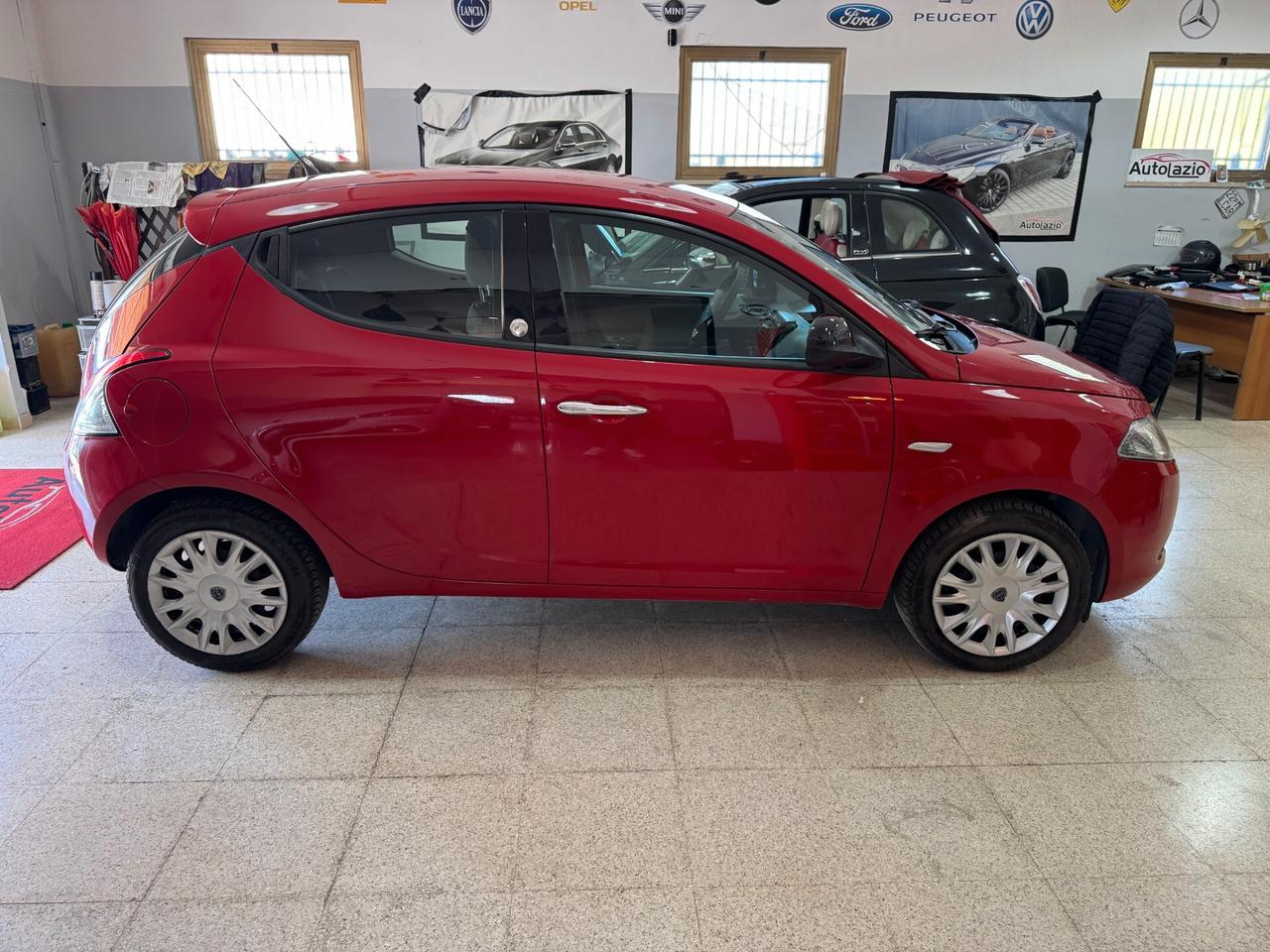 Lancia Ypsilon 1.2 69 CV 5 porte GPL Ecochic Silver