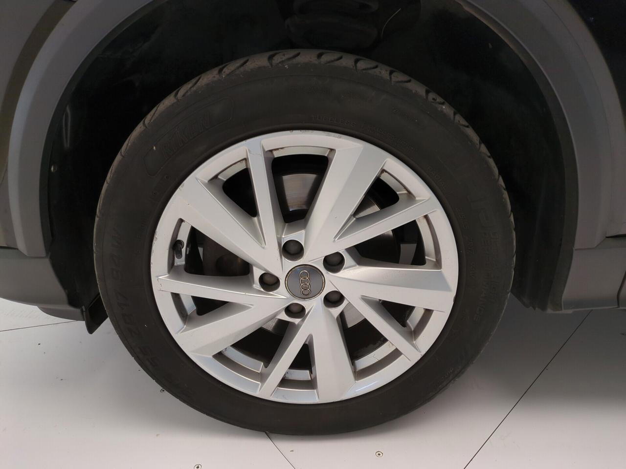 Audi Q2 1.6 TDI 116 CV Design- MANUALE