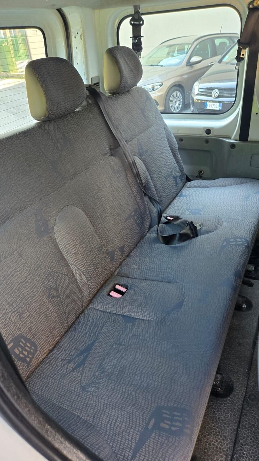 Renault Trafic T29 1.9 dCi/100CV PC-TN Combi