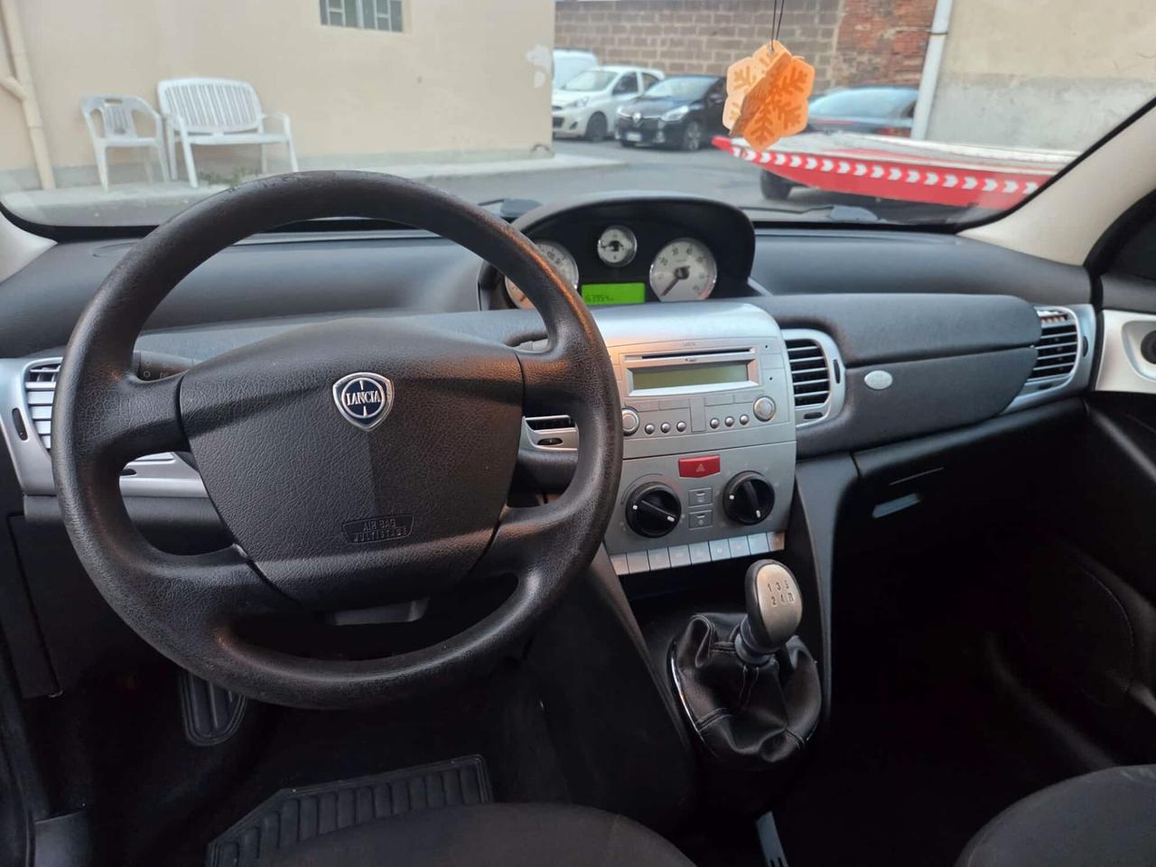 Lancia Ypsilon 1.2 69 CV Platino
