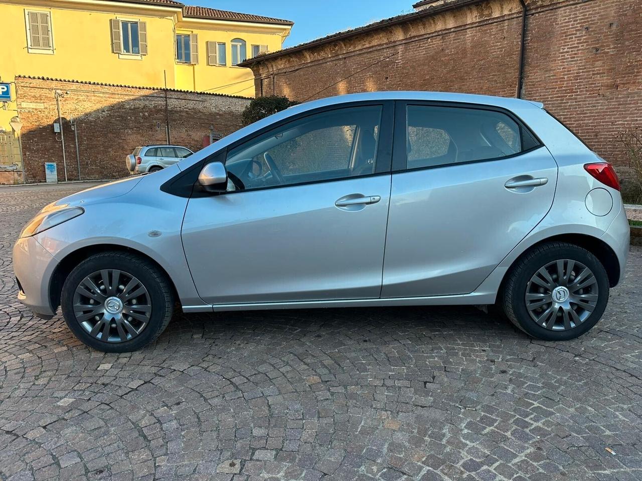 Mazda 2 1.3 16V 75CV 5p. Play NEOPATENTATI UNICOPROPRIETARIO